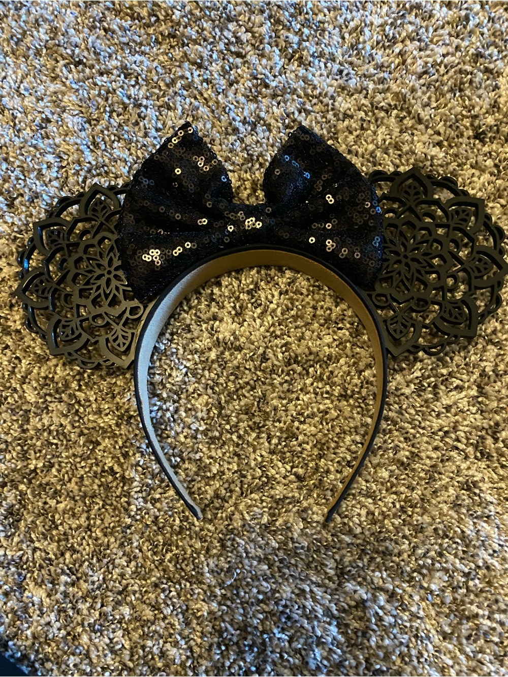 Black Sequin Bow Minnie Ears with Intricate ears